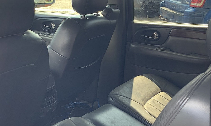 2004 Gmc Envoy...
