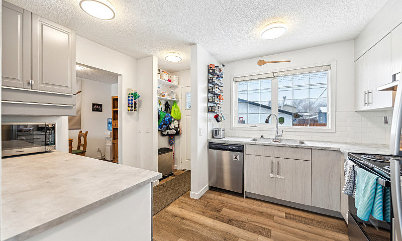 4 Bed, 2 Bath Penbro...