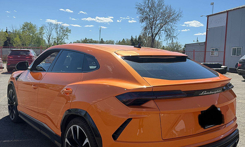 2021 Lamborghini Uru...