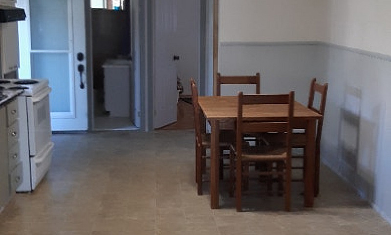 Maison En Face Du Fl...