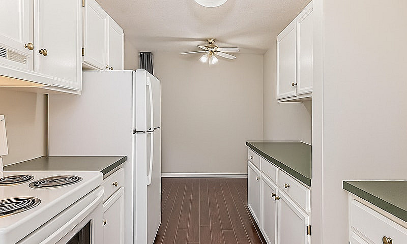 1-Bedrm Apartment In...