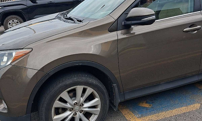 2013 Toyota Rav 4 A....