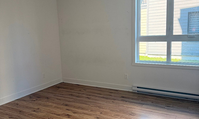 Condo 5 1/2 À Louer ...