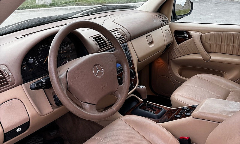 2000 Mercedes Ml 320...