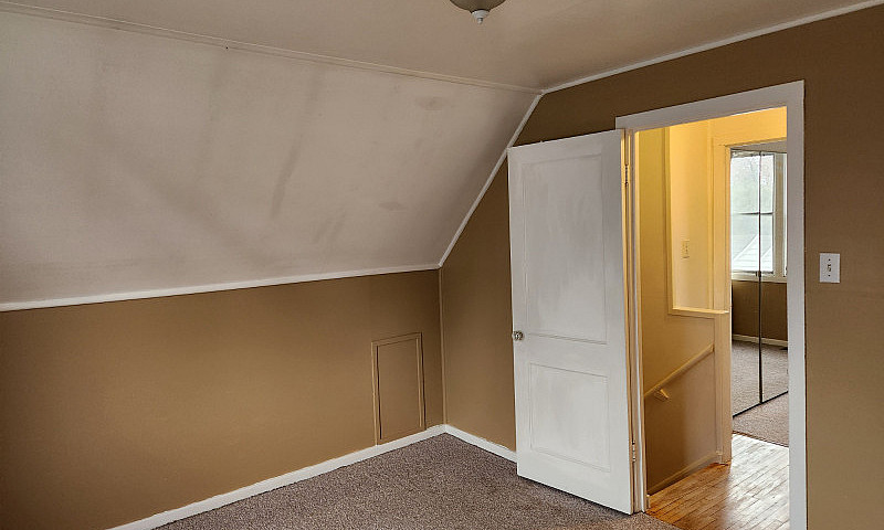 Beautiful 2 Story Ho...
