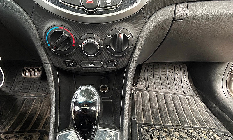 Hyundai Accent 128 8...