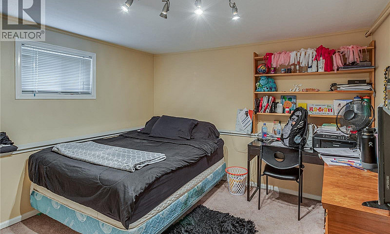 Spacious 2-Bedroom L...