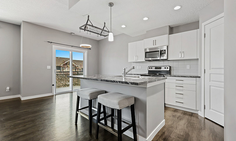 Bright Corner-Unit T...