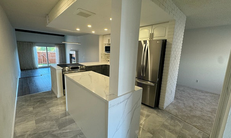 **3Bed +Den 1.5 Bath...