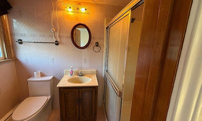 2 Bedrooms Apartment...