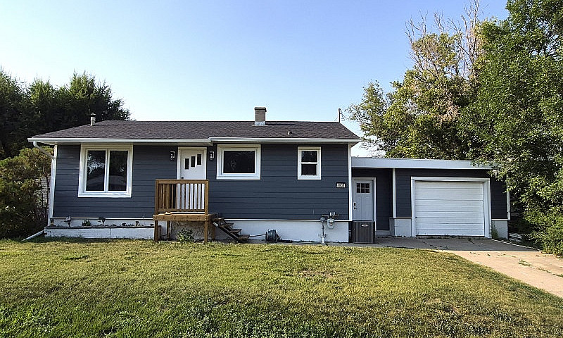 Renovated 3 Bed, 2 B...