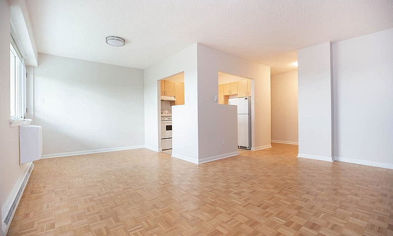 Sublet Large 1 Bedro...