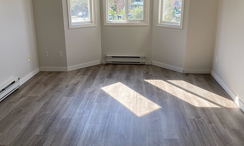 2 Bed, 1 Bath Top Fl...