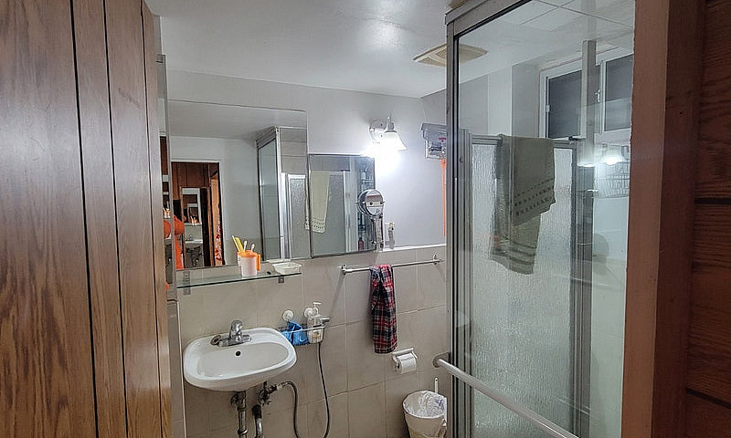 Basement Apartment F...
