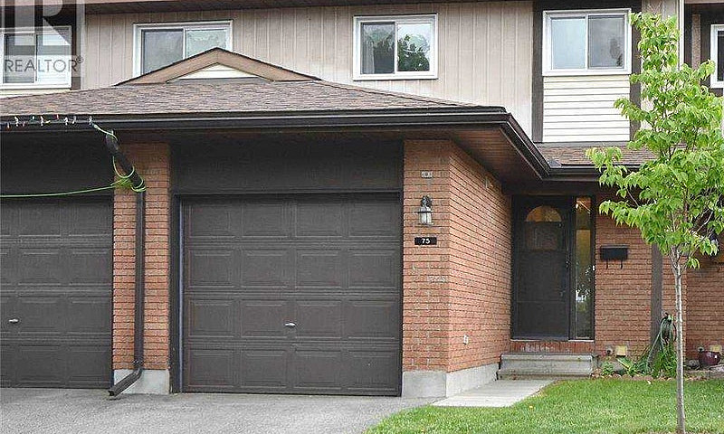 Nov 1 - 3 Bed 2.5 Ba...