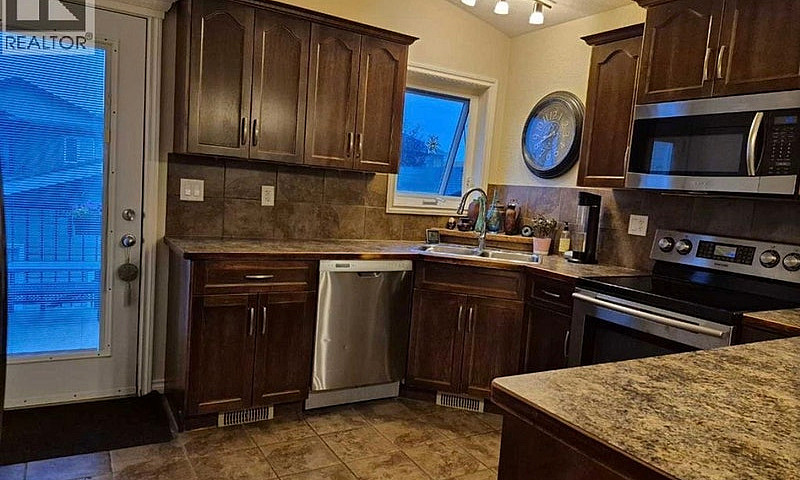 2 Bdrm Main Flr Suit...