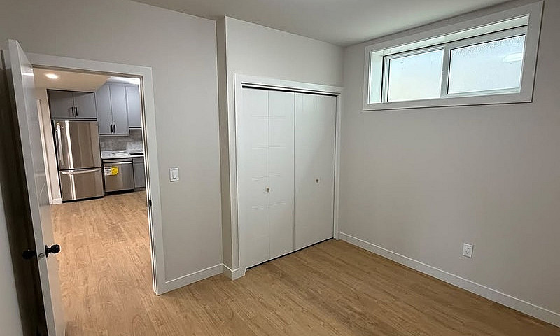 2 Beds 1 Bath Baseme...