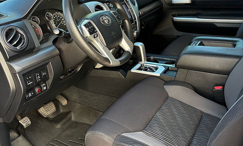 2016 Toyota Tundra *...