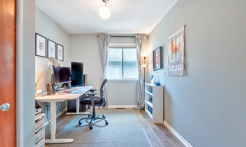 House For Sale (Vanc...
