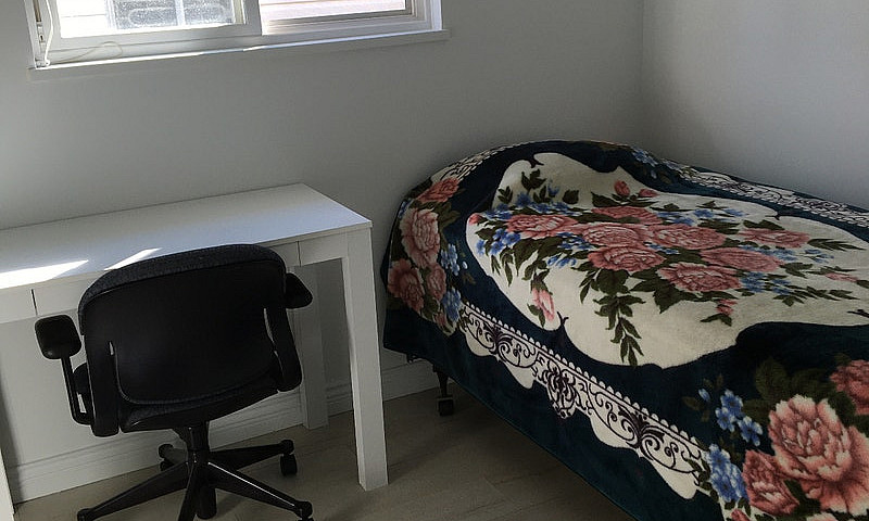 Private Furnished Br...