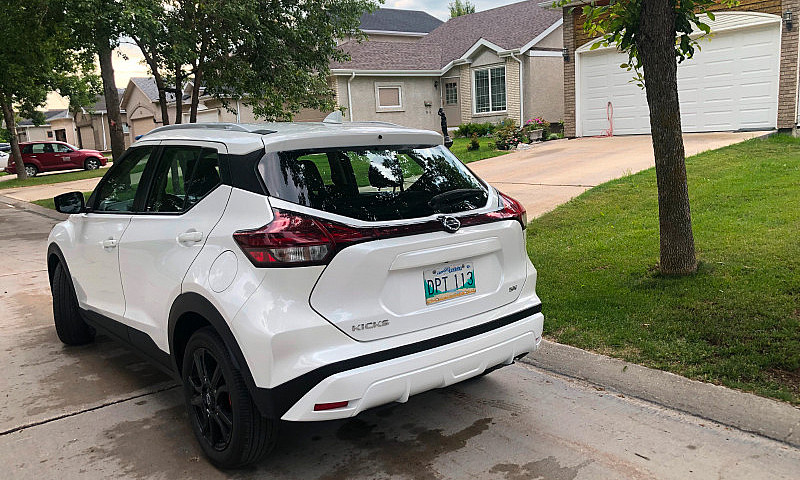 2021 Nissan Kicks Sv...