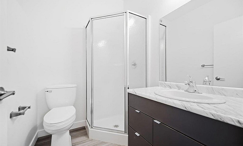 3 Bed Main Floor And...