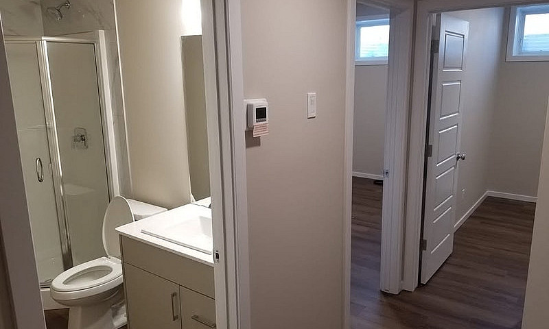 Cozy 2-Bedroom Basem...