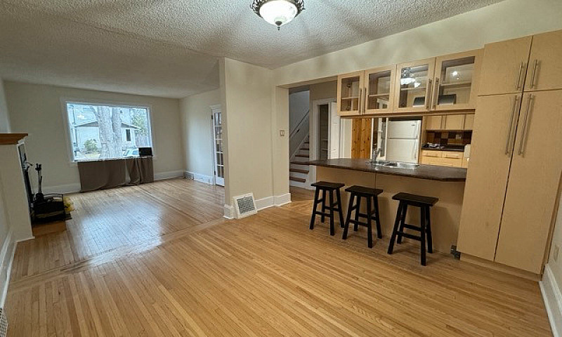 **4.5 Bed 2.5 Bath H...