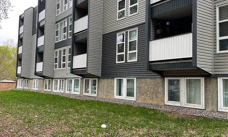 Cozy 1 Bedroom Apart...