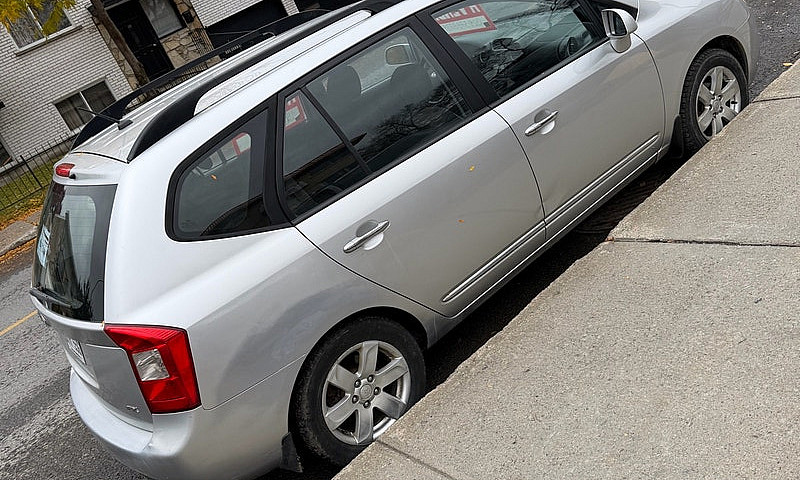 Kia Rondo 2009...
