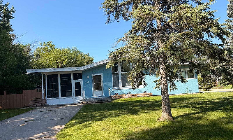 Pine Falls Bungalow...