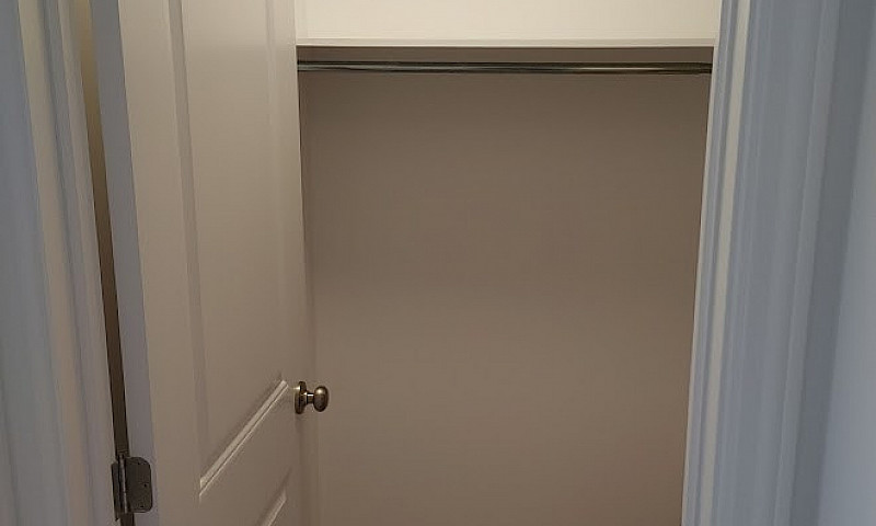 A Large Semi-Detache...