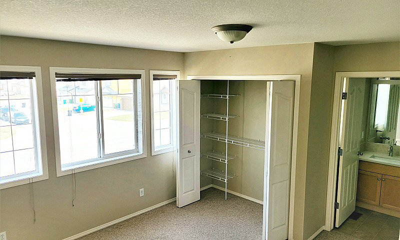 2 Story House For Re...