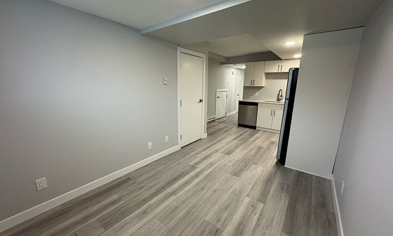 **2 Bed 1 Bath Lower...