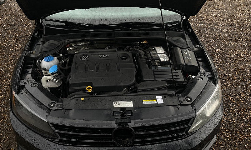 2015 Volkswagen Jett...