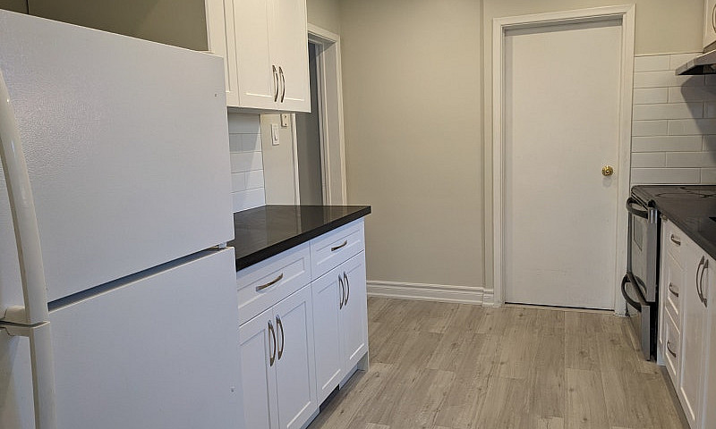 Bright 3 Br Home: Ne...