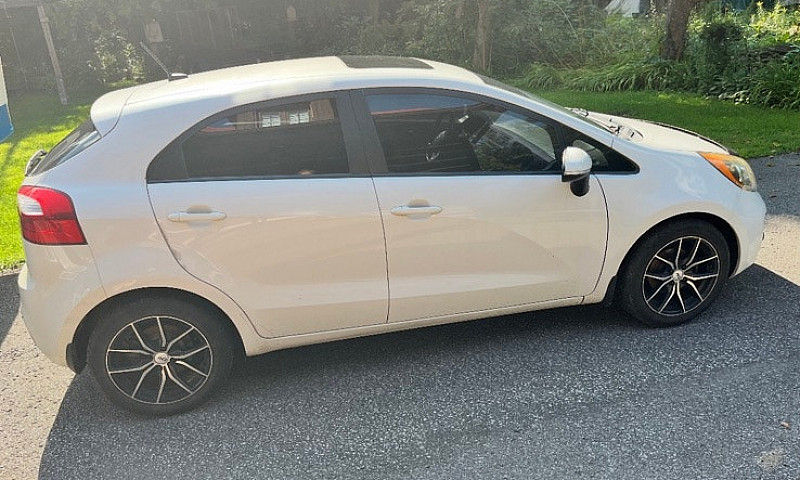 2015 Kia Rio Hatchba...