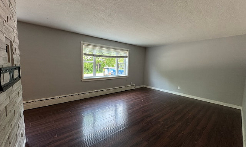 **1Bed 1Bath Condo A...