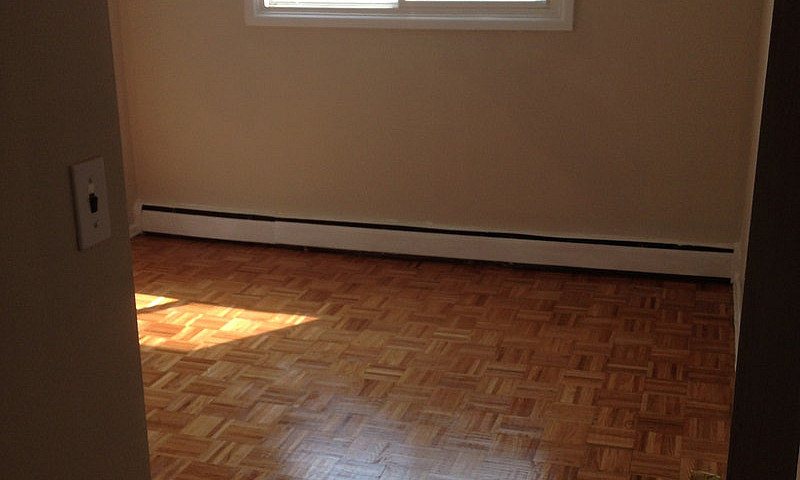 Lge 2Bdrm W/New Kitc...