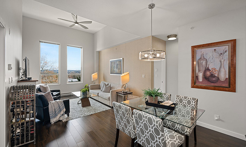 Open-Concept  Top-Fl...