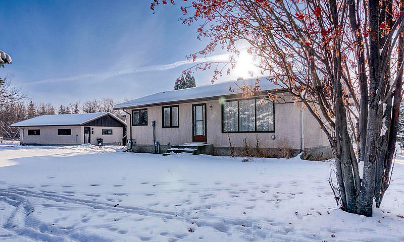 Acreage Home For Ren...