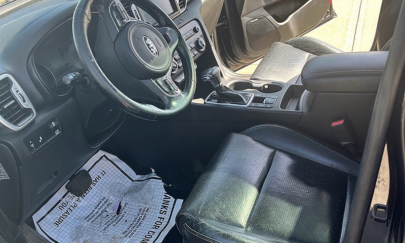 Awd, 2017 Kia Sporta...