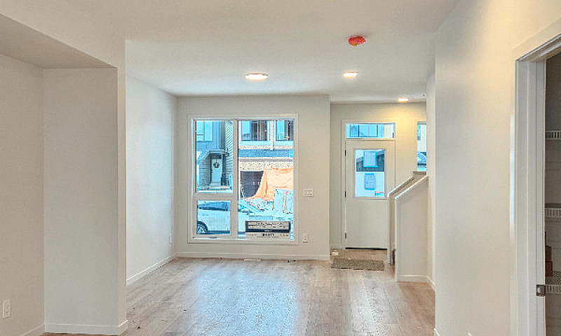 New Built 3 Bed  2.5...