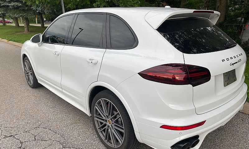 Porsche Cayenne Gts...