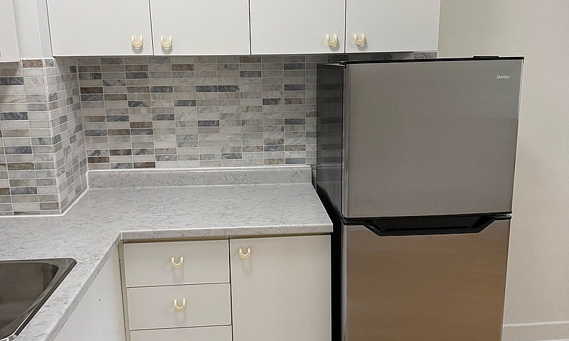 1 &1/2 Studio Apartm...
