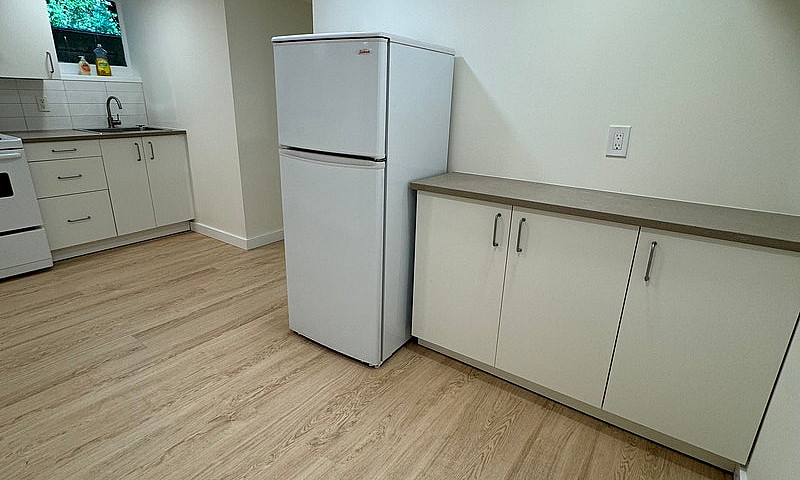 2 Beds 1 Bath Apartm...