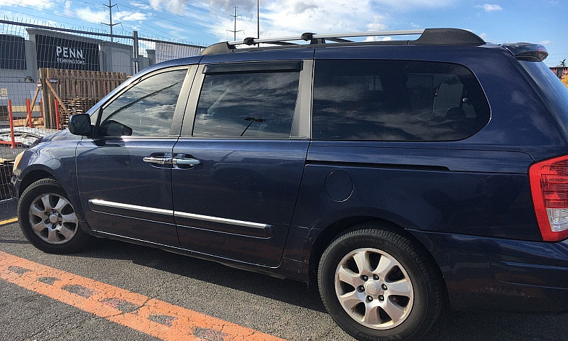 2008 Hyundai Entoura...