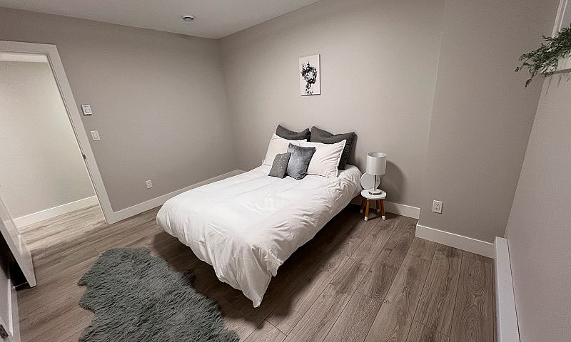 Spacious 2 Bedroom S...