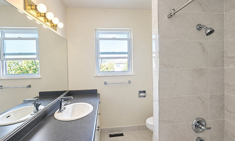 Newly Renovated 3 Be...