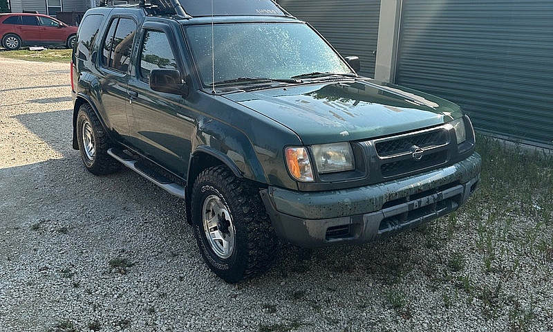 2000 Nissan Xterra 4...